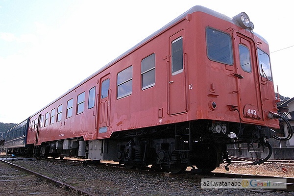 天竜二俣駅近くに展示されているキハ20